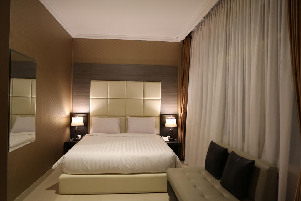 Hotel 55 Jakarta Room photo